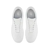 Championes urbanos New Balance modelo BB80, color blanco con detalles en negro, confeccionados en cuero, con logo "N" característico en los laterales y suela de goma.