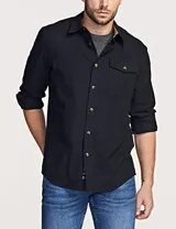 Camisa de algodón y poliéster color rojo con diseño de cuadros, cierre de botón y puños forrados de pana.