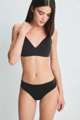 Bombacha menstrual vedetina clásica color negro, con refuerzo absorbente para flujo moderado.