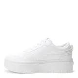 Championes urbanos blancos con plataforma.