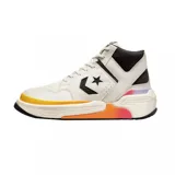 Championes de media caña Converse Weapon CX Mid, color blanco hueso con detalles en negro, amarillo y naranja. Presentan el logo de la estrella en el lateral y suela gruesa con degradado de color.