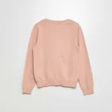 Cárdigan de punto rosa con cuello redondo y cierre frontal con botones.