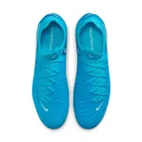 Championes de fútbol Nike Phantom GX II Pro FG, color celeste con detalles en blanco.