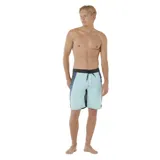 Short de baño celeste con cintura negra, cordón de ajuste y detalles en azul y rosa en los laterales.