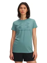 Remera deportiva Under Armour para mujer, color verde agua, de corte clásico y mangas cortas. Presenta el logo de la marca estampado en el pecho.