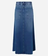Pollera midi evasê de jeans con trabillas en la cintura, cierre con botón y cremallera, bolsillos traseros y recorte vertical.