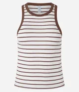 Musculosa blanca con rayas horizontales marrones, cuello redondo y sisas con ribete marrón.