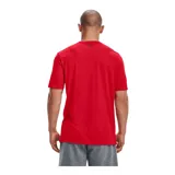 Remera celeste de Under Armour, corte clásico, mangas cortas y logo estampado en el pecho.