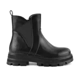 Bota negra de taco bajo, con diseño sencillo y suela gruesa, ideal para uso diario.
