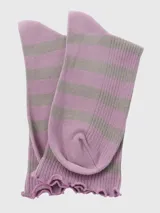 Calcetines largos a rayas horizontales grises y rosas, con puño acanalado y logo bordado de la marca.