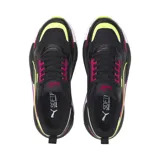 Championes Puma X-Ray 2 Square, color negro con detalles en fucsia y amarillo.