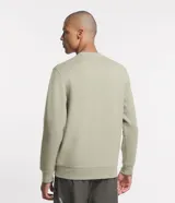 Buzo deportivo negro de poliéster con cuello redondo y mangas largas.