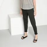 Sandalias Birkenstock Madrid Eva color negro, de goma eva, con hebilla ajustable.