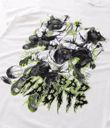 Remera masculina de algodón color blanco, con cuello redondo y mangas cortas. Presenta un estampado frontal de ratones con ojos verdes y la frase "Bad Habits" en verde neón.