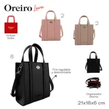 Cartera tipo tote bag color negro con doble asa corta, tira larga regulable y desmontable, cierre superior y aplique metálico con forma de labios. Incluye organizador interno.