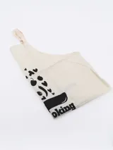 Delantal color natural con estampado de una olla y la frase "Cooking is Love".