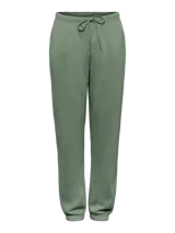 Pantalón de jogging color verde oliva, con cintura elástica ajustable con cordón y puños elásticos en los tobillos.