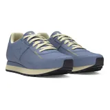 Zapatillas urbanas Under Armour Essential Runner, color blanco con detalles en negro.