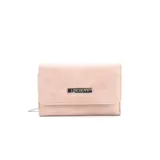 Billetera mediana color rosado, con tapa y cierre a presión. Presenta múltiples compartimentos interiores para tarjetas y billetes, y un bolsillo exterior con cierre en la parte posterior.