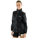 Campera ligera color rojo, con cierre frontal y detalles en los hombros, ideal para actividades al aire libre.