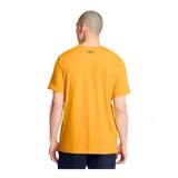 Remera celeste de Under Armour, corte clásico, mangas cortas y logo estampado en el pecho.