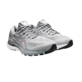 Championes Asics Gel-Kayano 28 Platinum color gris con detalles iridiscentes. Diseñados para running, ofrecen amortiguación y estabilidad.