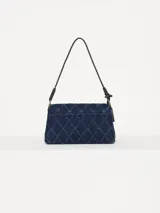 Bandolera confeccionada en denim azul con diseño acolchado en forma de rombos. Tiene correa de cuero marrón, cierre con torniquete metálico dorado y tag colgante con aplique de hongo.