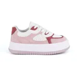 Championes urbanos Korium Mira, color rosa, blanco y bordó, con plataforma blanca y cordones blancos.