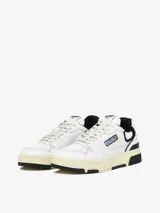 Zapatillas de cuero, malla y gamuza para mujer, con puntera perforada, cuello acolchado y suela de goma en contraste.