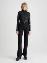 Pantalón de jean negro de tiro alto, corte bootcut y diseño clásico de cinco bolsillos.