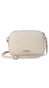 Bandolera pequeña color negro, de material símil cuero, con correa fina y herrajes plateados.