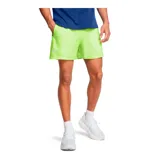 Short de running Under Armour Launch de 5 pulgadas, color bordó con logo reflectivo en el lateral.