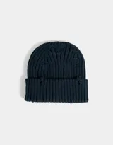Gorro de lana tejido color azul oscuro con diseño de punto acanalado y efecto de roturas.