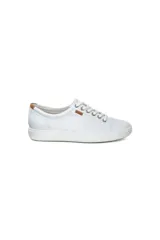Zapatillas Ecco Soft 7 de cuero blanco con cordones y suela plana.