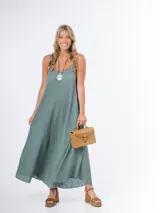 Vestido largo color verde agua, de bambula italiana, con breteles finos y corte suelto.