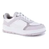 Zapatilla deportiva en combinación de colores blanco y lila, diseñada para ofrecer comodidad y bienestar en el uso diario.