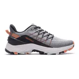 Championes Merrell de trail running, color gris con detalles en negro y naranja. Capellada tejida con cordones en zigzag y suela tricolor de goma para mejor adherencia.