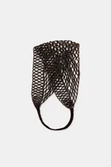 Diadema elástica color dorado con aplicación de abalorios y brillos combinados a tono.