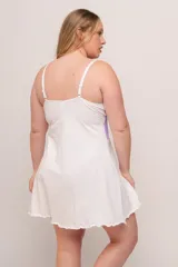 Babydoll corto blanco con corpiño de encaje lila y breteles finos regulables.