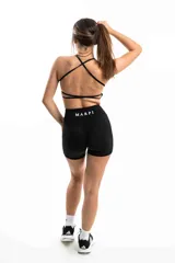 Short deportivo blanco de tiro alto con frunce en la parte trasera y logo de la marca en la cintura.