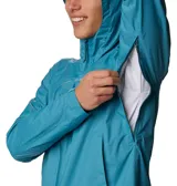 Campera impermeable Columbia Evapouration Jacket, color celeste, con capucha ajustable, cierre frontal completo, bolsillos laterales con cierre y ventilación en las axilas.