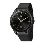 Reloj Maserati para hombre, modelo Clásico, con caja y malla de acero inoxidable color negro y detalles dorados en agujas e indicadores.