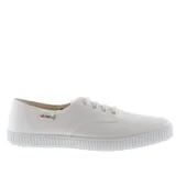Zapatillas Victoria modelo 1915 Inglesa, color blanco, de lona de algodón orgánico con suela de caucho natural vulcanizado.