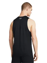 Musculosa deportiva Under Armour Tech Tank, color negro con logo blanco en el pecho.