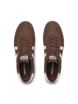 Zapatillas deportivas Jack & Jones modelo Mambo color marrón con detalles en blanco. Confeccionadas en poliuretano que imita la gamuza, con forro de malla de poliéster y suela de goma.