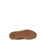 Bota de caña baja color negro, con interior de piel sintética color crema, cordones bicolores y suela de goma color caramelo.