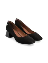 Zapato de cuero negro con estampado reptil, punta cuadrada y tacón intermedio forrado.