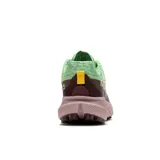 Championes de trail running Merrell Agility Peak 5, color verde claro con detalles en marrón y suela color lavanda.