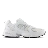 Championes New Balance modelo U530, color blanco con detalles en gris y negro, confeccionados en malla y material sintético, con logo "N" característico en los laterales y entresuela ENCAP.
