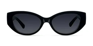 Lentes de sol con montura tipo cateye color negro y lentes polarizadas de color negro con protección UV400.
